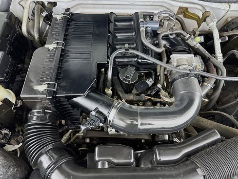 Used 2018 Nissan Frontier S image 37