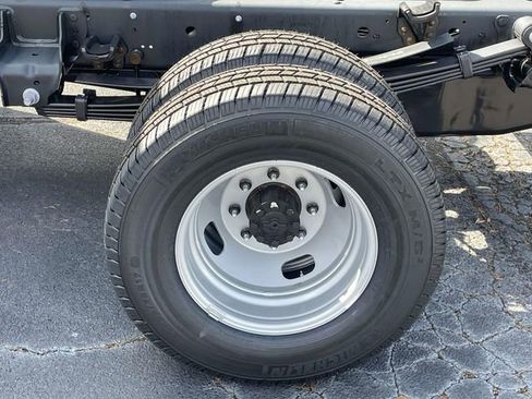 New 2026 Ford F350 XL w/ XL Chrome Package RWD image 8