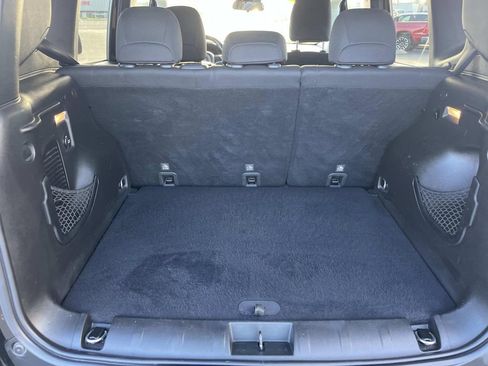 Used 2017 Jeep Renegade Latitude image 10