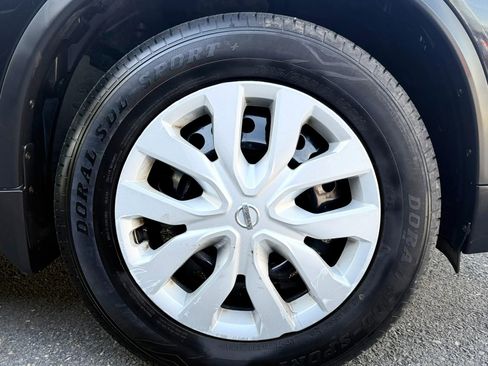 Used 2018 Nissan Rogue S AWD/4WD image 45