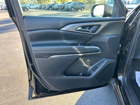 Certified 2025 Chevrolet Traverse LT image 12