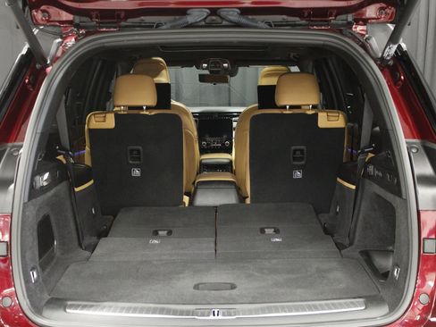 Used 2025 Jeep Grand Cherokee L Summit image 18