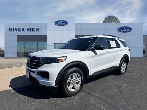 Certified 2020 Ford Explorer XLT image 3