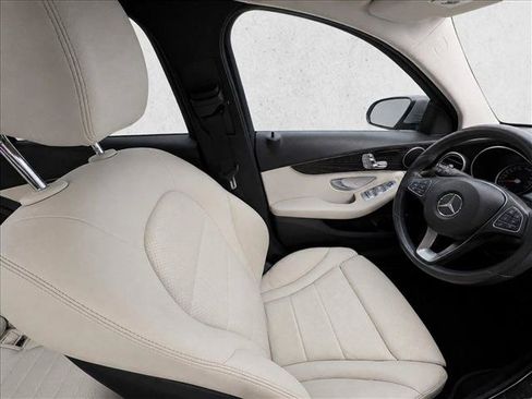 Used 2017 Mercedes-Benz C 300 Sedan image 15