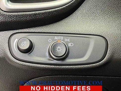 Used 2021 Chevrolet Trax LT w/ Driver Confidence Package image 32