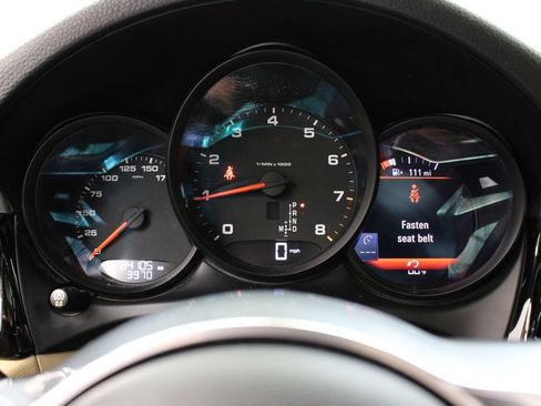 Used 2020 Porsche Macan AWD/4WD image 17