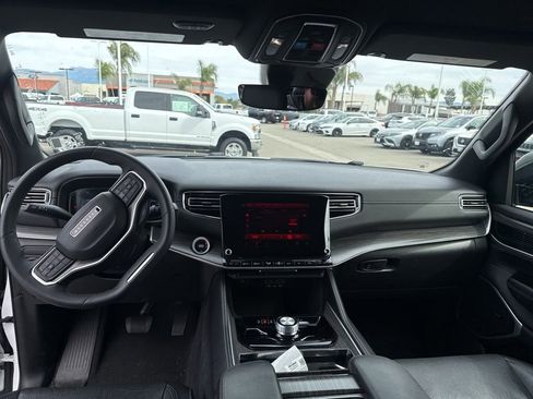 Used 2024 Jeep Wagoneer L Series II w/ Flexible Seating Group image 20