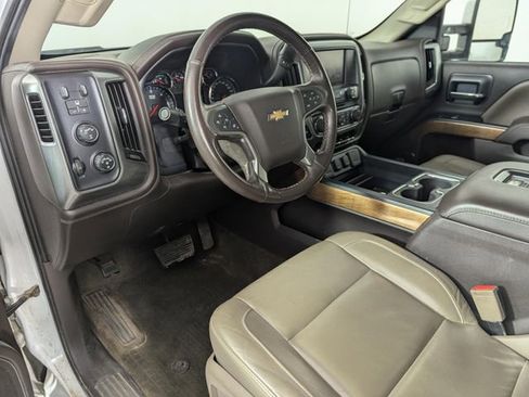 Used 2017 Chevrolet Silverado 1500 LTZ w/ LTZ Plus Package image 11