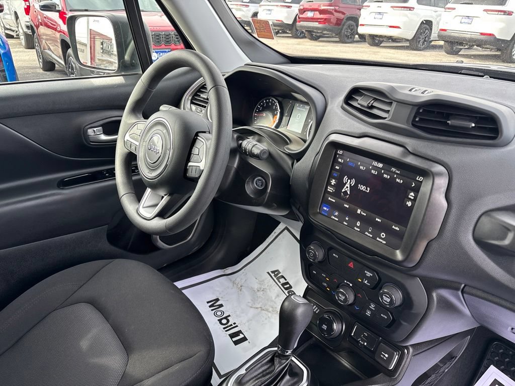 Used 2023 Jeep Renegade Latitude AWD/4WD image 43