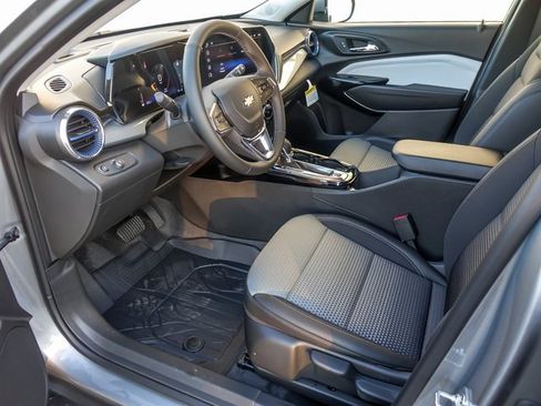 New 2026 Chevrolet Trax LT w/ Driver Confidence Package image 12
