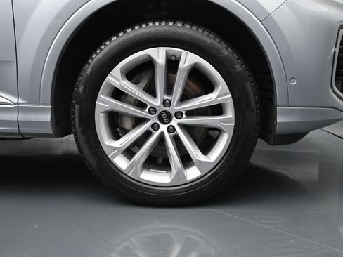 Used 2025 Audi Q7 3.0T Premium Plus AWD/4WD image 16