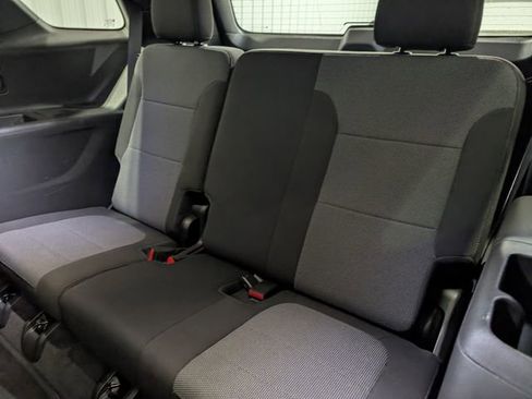 Used 2022 Chevrolet Traverse LT AWD/4WD image 10