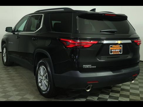 Used 2023 Chevrolet Traverse LT FWD image 14