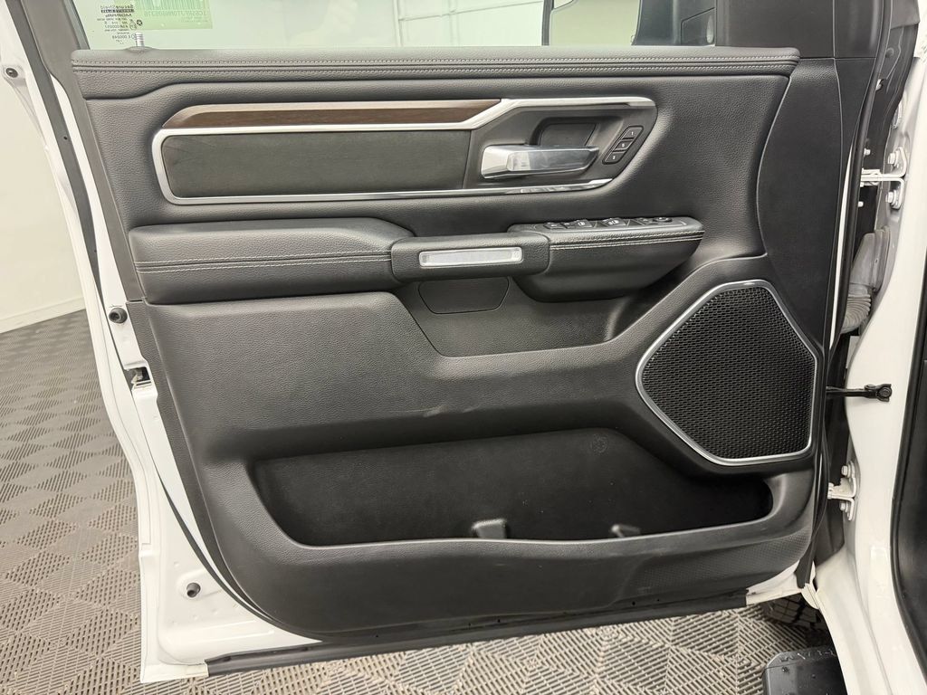Used 2021 RAM 1500 Laramie AWD/4WD image 16