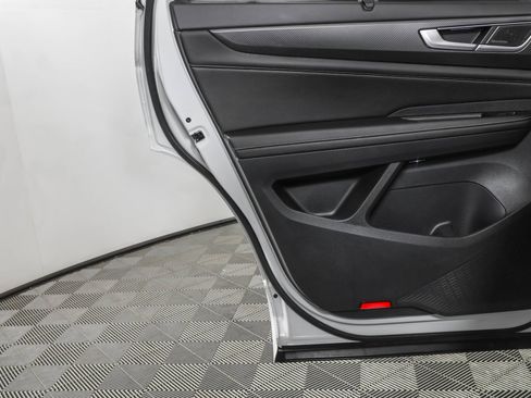 Used 2024 Volkswagen Atlas Cross Sport SEL Premium R-Line image 38