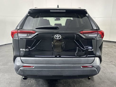 Used 2019 Toyota RAV4 XLE image 10