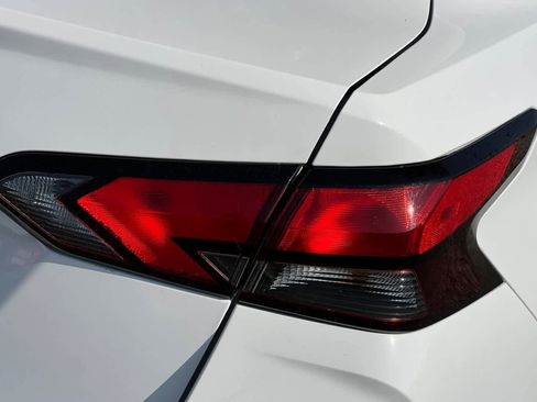 Used 2021 Nissan Versa S image 33