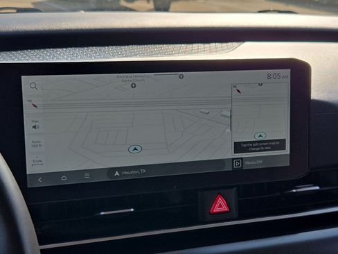 Used 2025 Kia Carnival FWD image 23