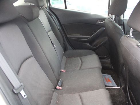 Used 2017 MAZDA MAZDA3 Sport FWD image 5