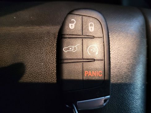 Used 2019 Jeep Grand Cherokee Limited AWD/4WD image 32