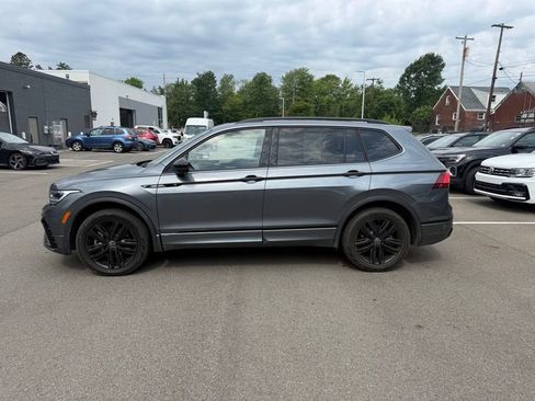 Used 2022 Volkswagen Tiguan SE R-Line AWD/4WD image 9