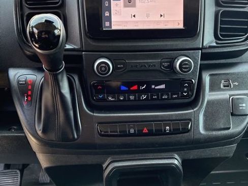 Used 2025 RAM ProMaster 2500 w/ Convenience Group image 15