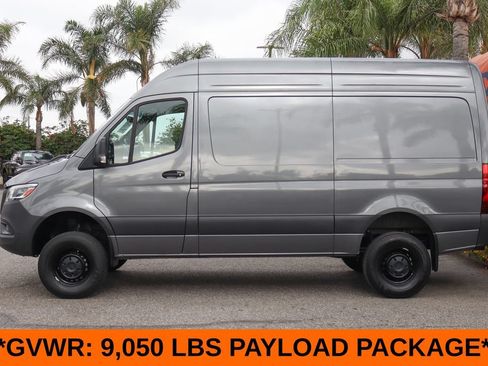 Used 2024 Mercedes-Benz Sprinter 2500 image 5