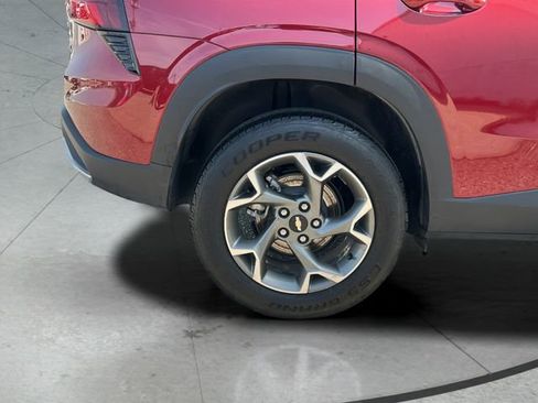 Used 2025 Chevrolet Trax LT image 29