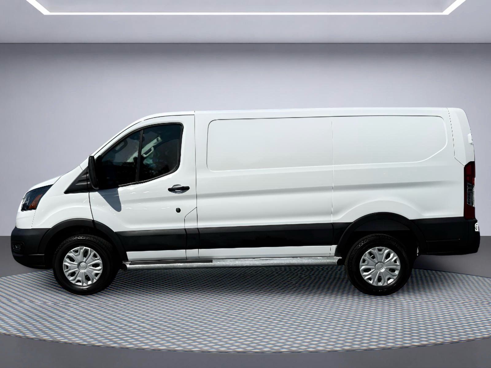 Used 2025 Ford Transit 250 Low Roof w/ Exterior Upgrade Package RWD image 3
