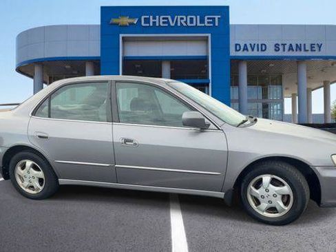 Used 2000 Honda Accord EX image 9