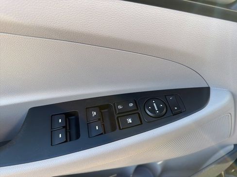 Used 2016 Hyundai Tucson Sport image 16