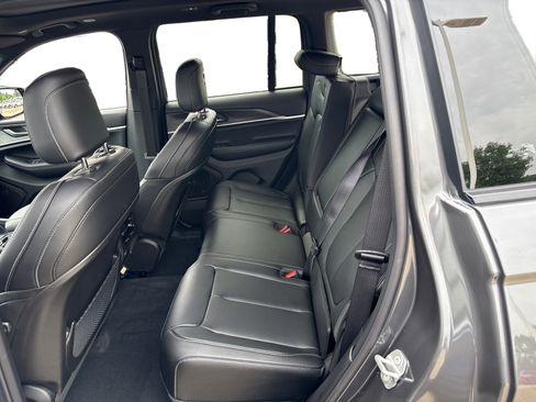 New 2025 Jeep Grand Cherokee Limited w/ Trailer Tow Package image 10