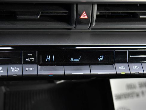 Used 2024 Toyota Prius LE image 23