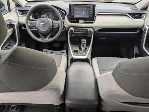 Used 2022 Toyota RAV4 XLE AWD/4WD image 17