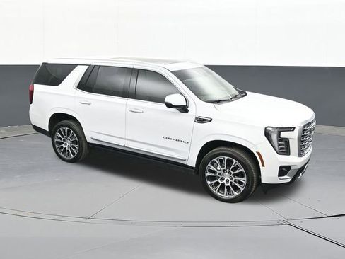 Used 2025 GMC Yukon Denali w/ Sun & Power Step Package image 62