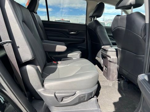 Used 2025 Toyota Grand Highlander XLE image 17