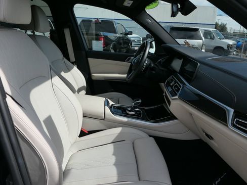 Used 2022 BMW X5 M50i w/ Executive Package image 26