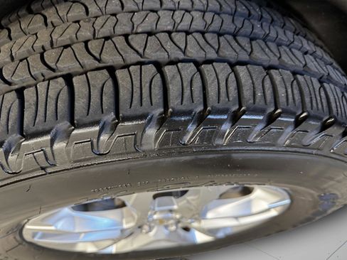 Used 2020 Chevrolet Traverse LT w/ Driver Confidence II Package image 44