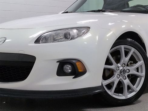 Used 2013 MAZDA MX-5 Miata Grand Touring w/ Premium Pkg image 17