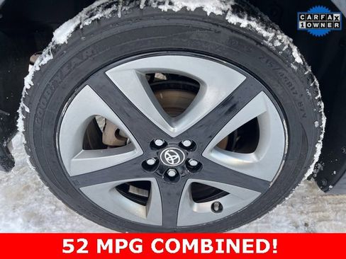 Used 2021 Toyota Prius XLE image 7