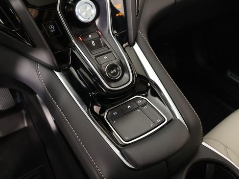 Used 2025 Acura RDX SH-AWD image 8