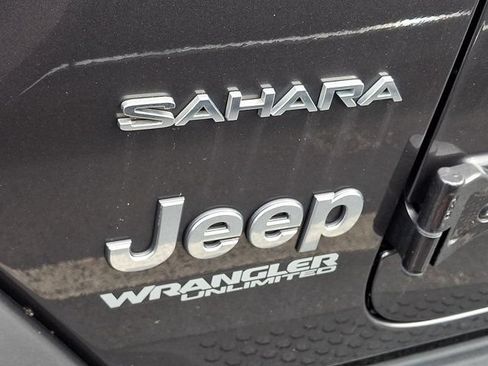 Certified 2018 Jeep Wrangler Unlimited Sahara AWD/4WD image 8