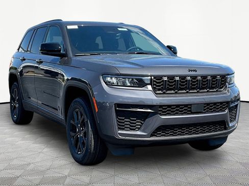 New 2026 Jeep Grand Cherokee Altitude AWD/4WD image 3