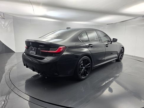 Used 2024 BMW 330i Sedan w/ M Sport Package RWD image 4