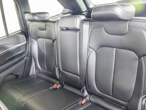 New 2025 Jeep Grand Cherokee Limited image 28