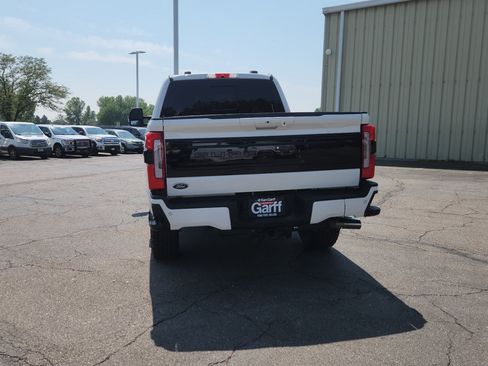 Certified 2025 Ford F350 Platinum w/ FX4 Off-Road Package AWD/4WD image 8