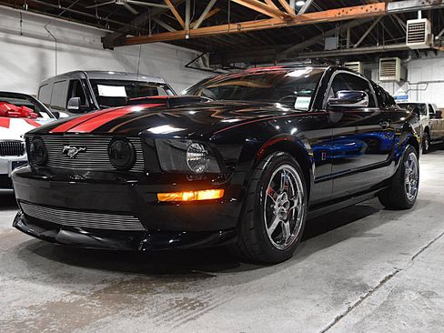 Used 2008 Ford Mustang GT RWD image 5