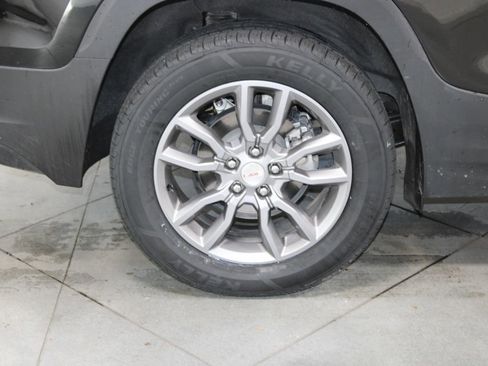 Used 2024 GMC Terrain SLT image 14