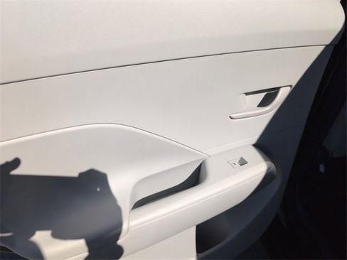 Used 2024 Hyundai Kona SEL image 32