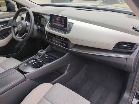 Used 2023 Nissan Rogue SV image 28